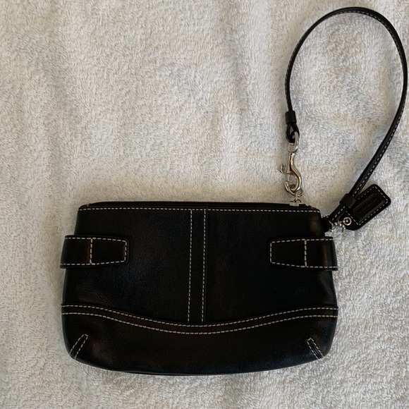 Coach wristlet. - Picture 2 of 4